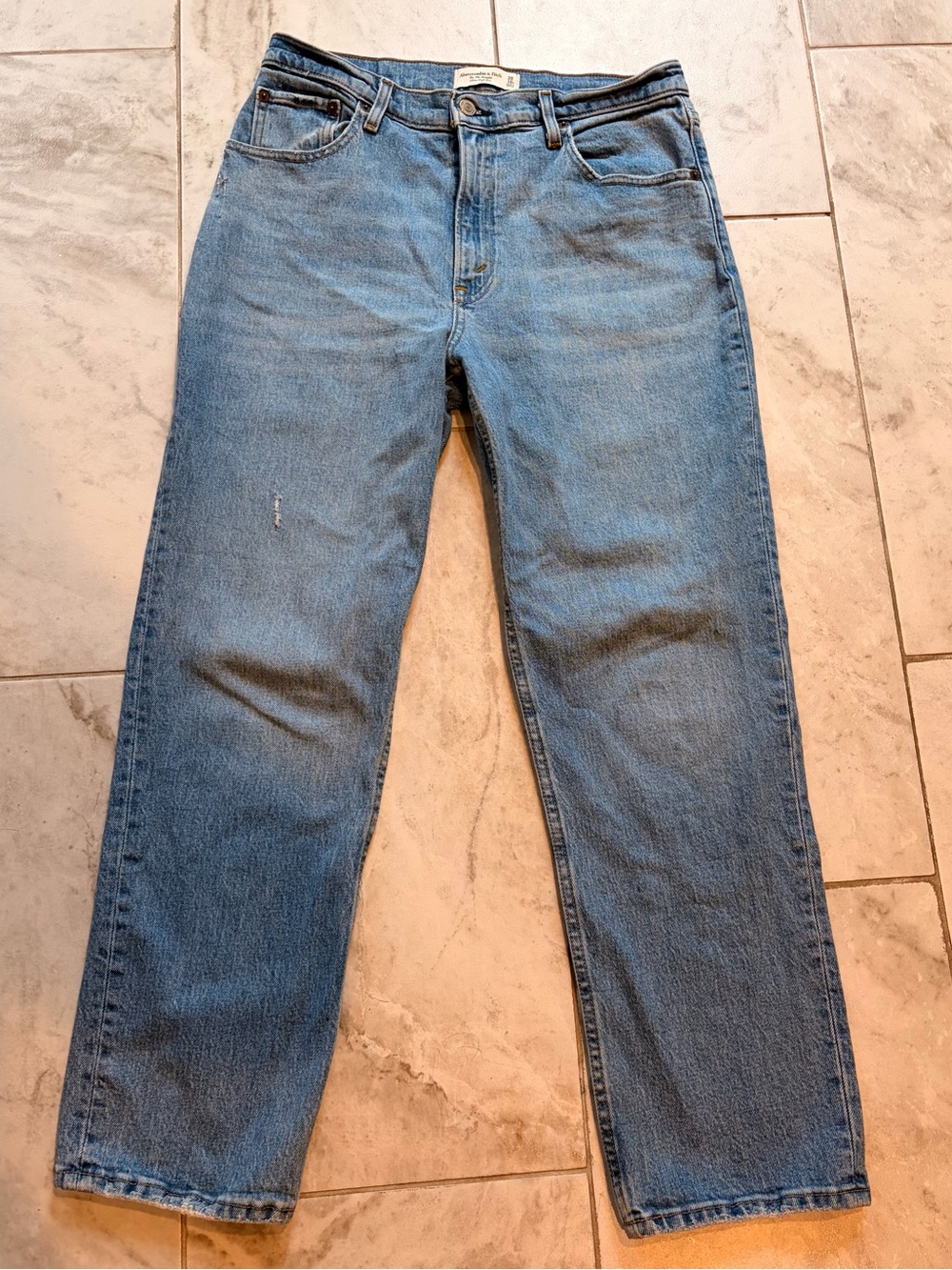 Abercrombie & Fitch Ultra High-rise 90s Straight Jeans (size 30/10s)